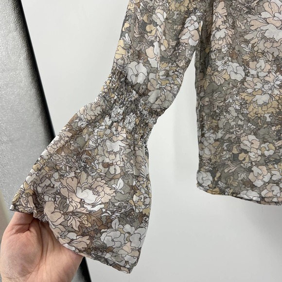 Alice Blue Exclusive Stitch Fix Long Bell Sleeve Floral Blouse Button Small - Picture 4 of 9